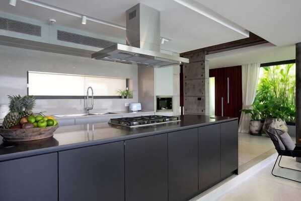 Cots/infant beds - Muscat 3-Bedroom Villa with Beach Access (Koh Samui)