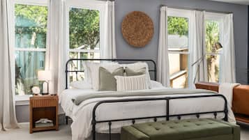 1 slaapkamer, een bureau, een strijkplank/strijkijzer, gratis wifi