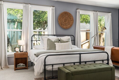 Haile Retreat – King Bed, Workspace, Private Entry