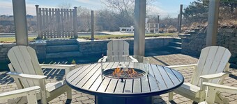 LAST MINUTE SPECIAL for 7-12-25. Luxury 5BR with pool. Walk to town or beach.