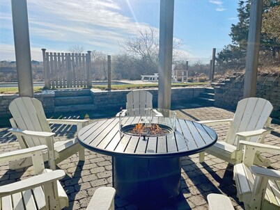 Beautiful 5BR with Pool. 3 Renovated Levels of Luxury. Walk to Town or Beach.