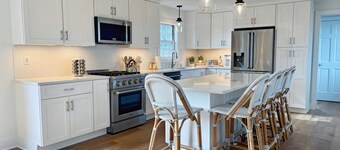 Beautiful 5BR with Pool. 3 Renovated Levels of Luxury. Walk to Town or Beach.