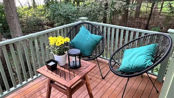 Traditional Cottage, 2 Bedrooms, Lake View | Terrace/patio