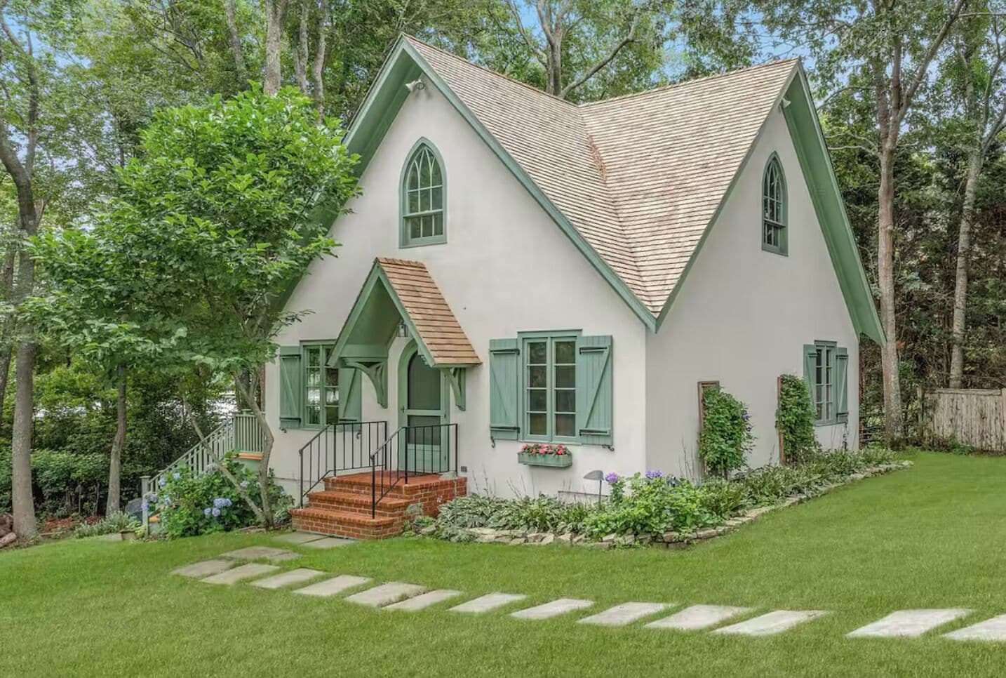 Traditional-Ferienhaus, 2 Schlafzimmer, Seeblick | Schreibtisch, laptopgeeigneter Arbeitsplatz, Bügeleisen/Bügelbrett