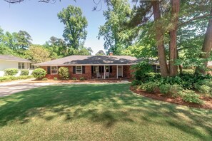Exterior - Charming 3-bedroom/2 Bath Home just minutes to Augusta National! (Augusta)
