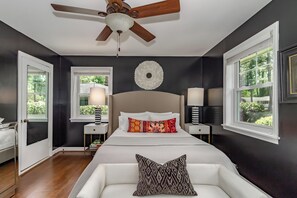 3 bedrooms, iron/ironing board, WiFi, bed sheets - Charming 3-bedroom/2 Bath Home just minutes to Augusta National! (Augusta)