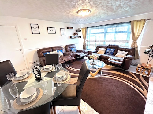 Colchester City Luxury with free Parking and Wifi