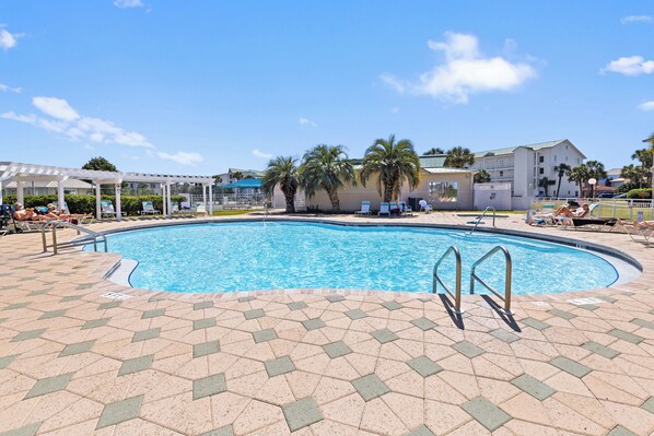 Outdoor pool, a heated pool