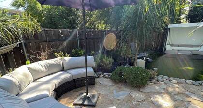 3 bedroom duplex unit walking distance from Downtown