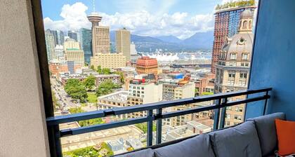 Modern DT 2-Bed Condo, Large Balcony, Great View, Free Parking, A/C, EV charger