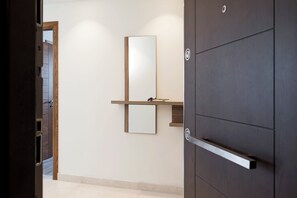 Interior - Spacious 3-bedroom apartment with AC, WiFi in fantastic Bayrut (Bayrut)