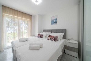 3 bedrooms, desk, iron/ironing board, free WiFi - Villa Noemi by MyWaycation (Sumartin)