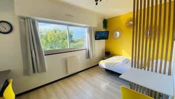 1 chambre, bureau, fer et planche à repasser, Wi-Fi