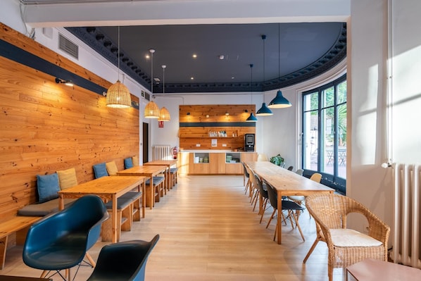 Dining - Rodamón Barcelona Hostel (Barcelona)
