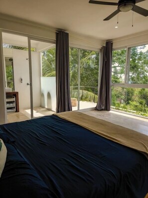 6 Schlafzimmer, Schreibtisch, Bügeleisen/Bügelbrett, WLAN