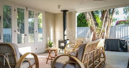 Sunday, Stunning Modern Beach House