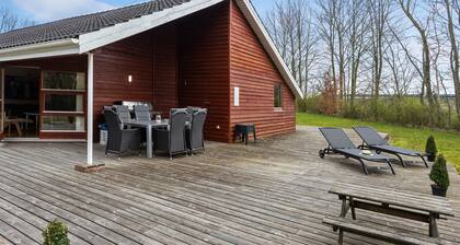 Cozy home in Spøttrup with sauna