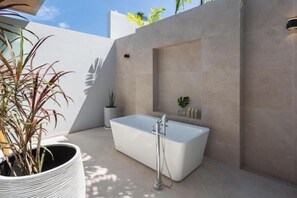Unclassified image, 5 of 30, button - Exclusive Sea Renity A Beachfront Villa Retreat Sleeps 12 Adults and 6 Kids (Koh Samui)