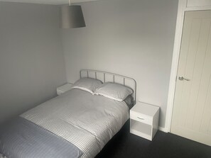 1 soverom, wi-fi (inkludert) og sengetøy