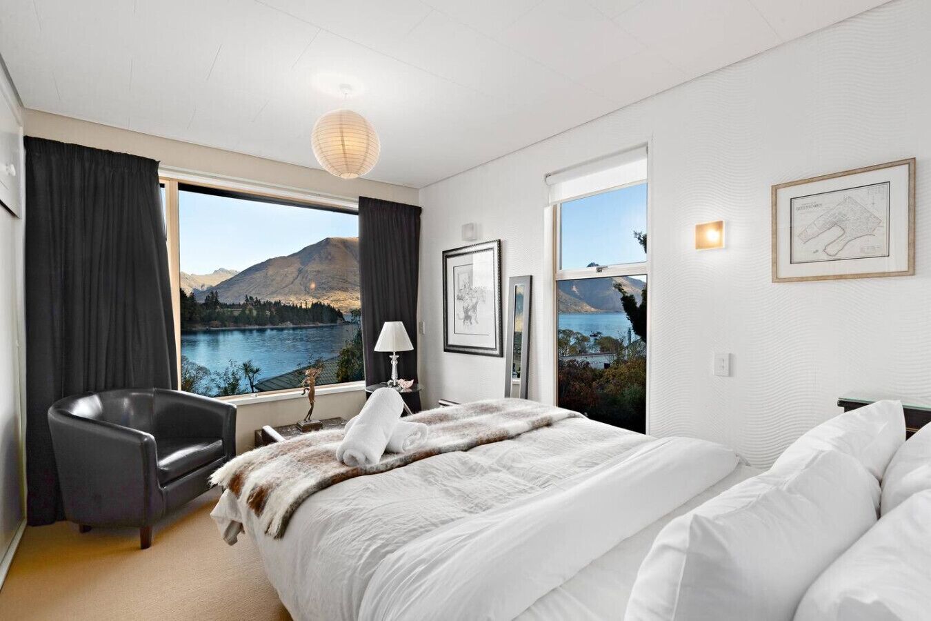 3 bedrooms, desk, iron/ironing board, travel crib