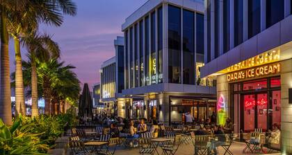 Efficient Single Studio perfect for solo travelers with AC & lovely kitchenette