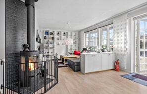 Interior - 2 bedroom awesome home in Dronningmølle (Dronningmølle)