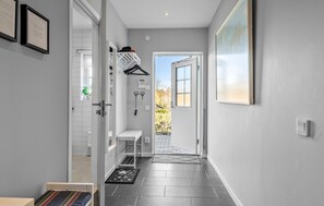 Interior - 2 bedroom awesome home in Dronningmølle (Dronningmølle)