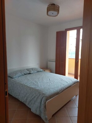 2 bedrooms, bed sheets