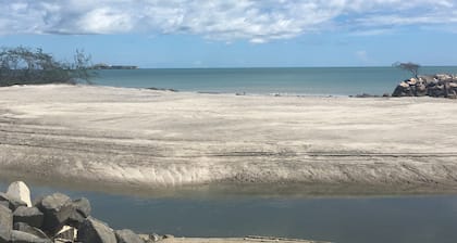 Santa Mónica Beach House. ¡A 10 minutos de la playa! Riviera Pacífica de Panamá.