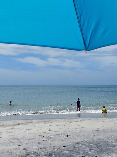 Santa Monica Beach House. 10 minutes from the beach! Pacific Riviera of Panama.