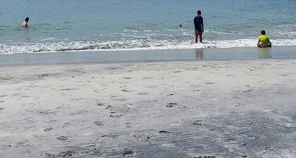 Santa Monica Beach House. 10 minutes from the beach! Pacific Riviera of Panama.