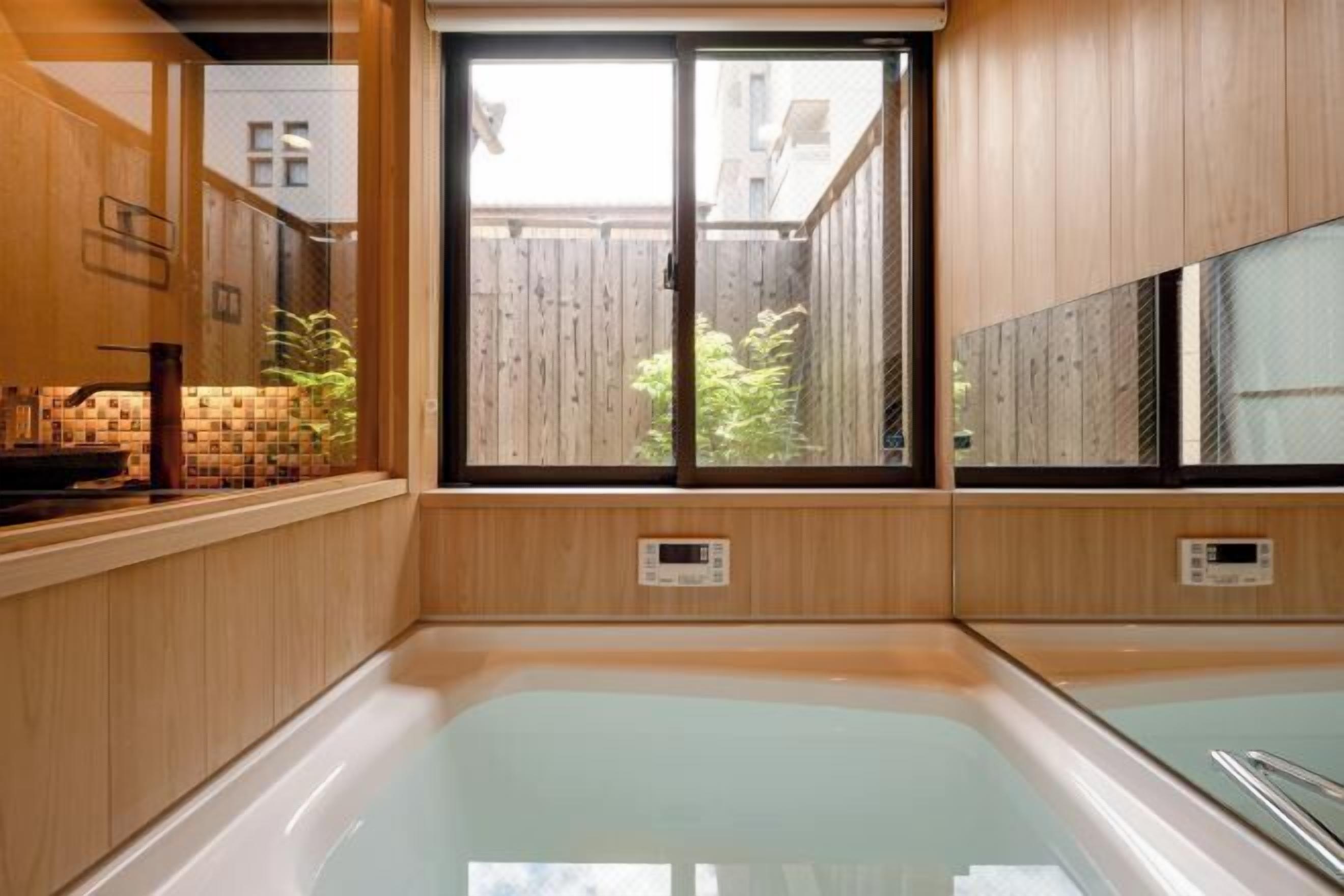 Een strijkplank/strijkijzer