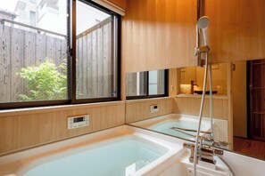 Fer et planche à repasser