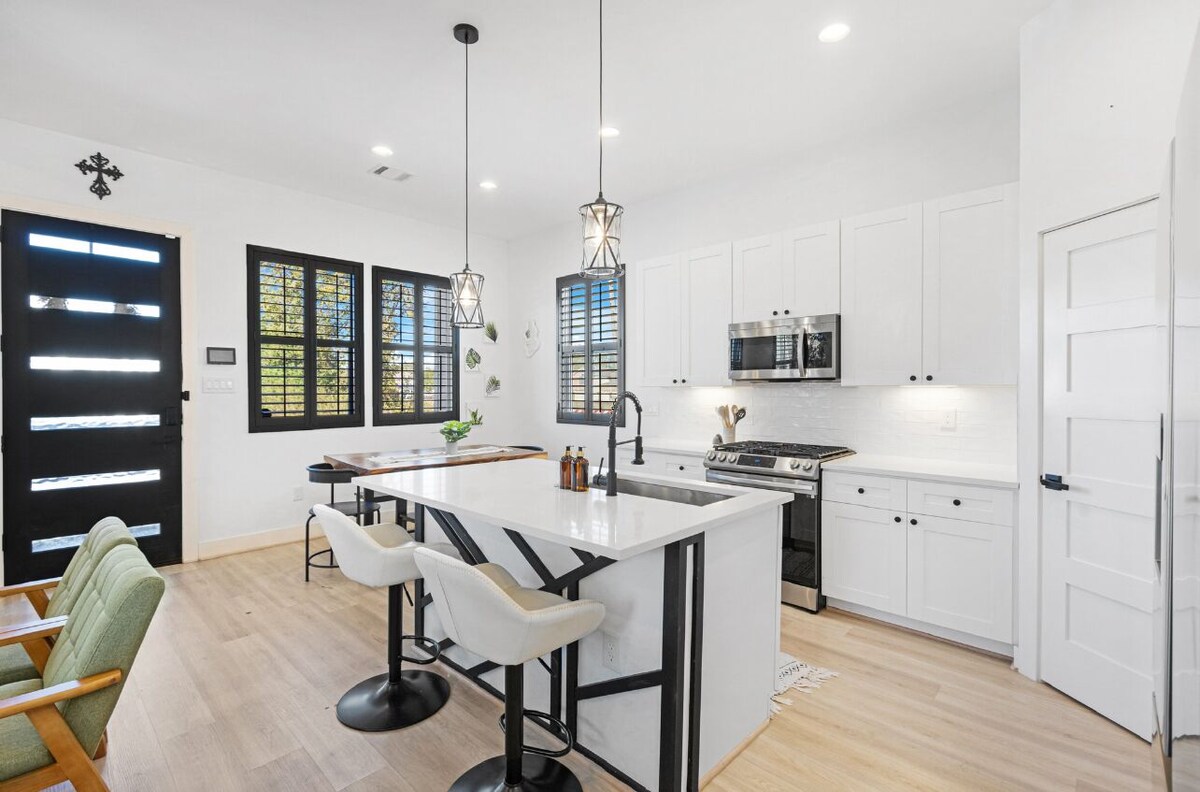 Photo 3 of New ! Houston getaway! Near Stadiums & Downtown