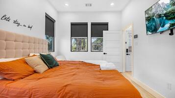 3 slaapkamers, een strijkplank/strijkijzer, reisbedje, wifi