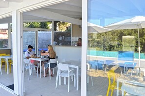 Petit déjeuner buffet compris tous les jours