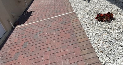 Cozy studio in amazing Cape Coral with AC, WiFi