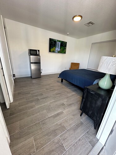 Cozy studio in amazing Cape Coral with AC, WiFi