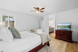 3 bedrooms, iron/ironing board, WiFi, bed sheets