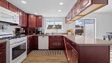 Microwave, oven, stovetop, dishwasher