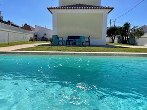 Outdoor pool - Relax at Lagoa in Ericeira - Surfing 5 minutes from Ribeira d'Ilhas beach (Santo Isidoro)