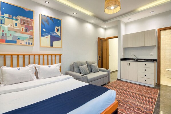 3 chambres, fer et planche à repasser, Wi-Fi, draps fournis