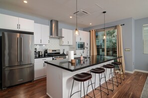 Microwave, oven, stovetop, dishwasher - Modern 2 bed/ 2.5 bath home with functional with a dedicated work space. (Sacramento)
