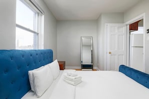 2 habitaciones, escritorio, tabla de planchar con plancha y wifi gratis