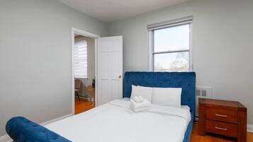 2 Schlafzimmer, Schreibtisch, Bügeleisen/Bügelbrett, kostenloses WLAN