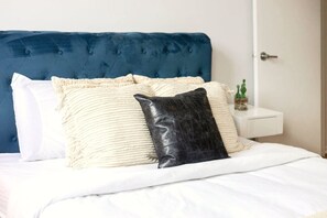 2 bedrooms, desk, iron/ironing board, free WiFi