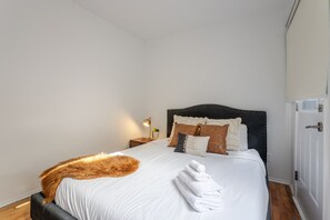 2 bedrooms, desk, iron/ironing board, free WiFi