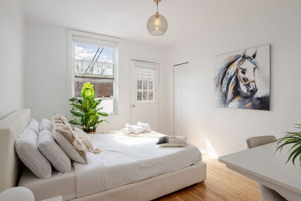 2 bedrooms, desk, iron/ironing board, free WiFi