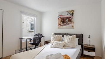 2 bedrooms, desk, iron/ironing board, free WiFi