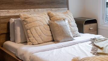 2 bedrooms, desk, iron/ironing board, free WiFi